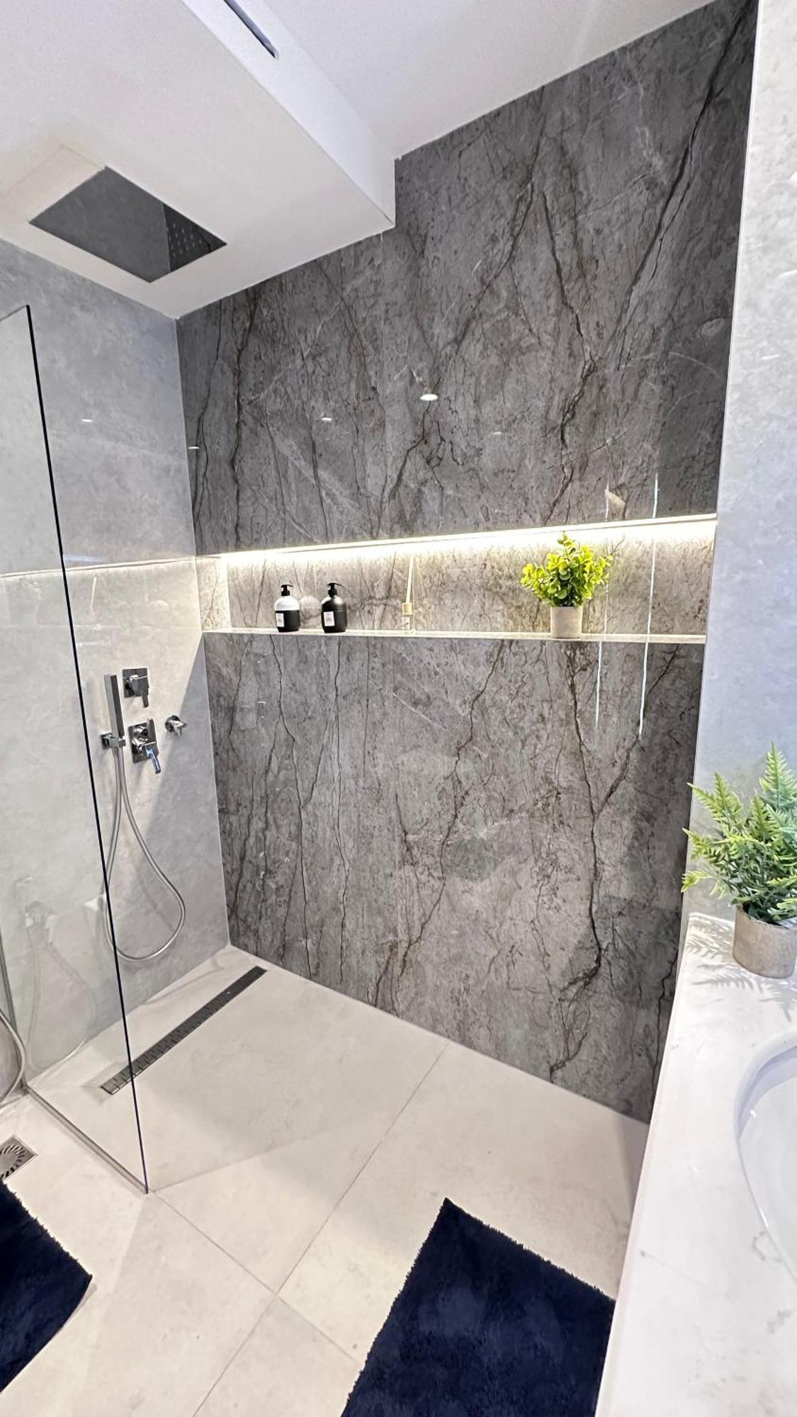 Frida Luxury Apartment Tirana Eksteriør billede